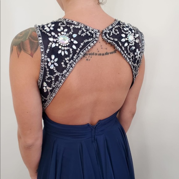 Formal evening dress - Picture 3 of 3